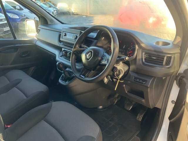 Renault Trafic 2.0 Dci Blue Ll30 MA72UVT White #4