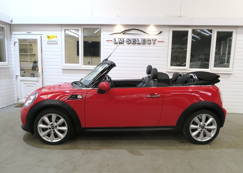 Mini Hatch 122 Red
