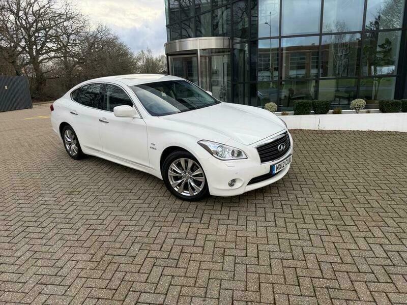 Infiniti M 3.5 35H V6 Gt White #2