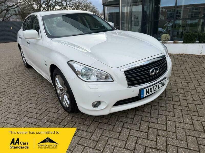 Infiniti M 3.5 35H V6 Gt White #5