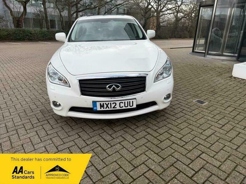Infiniti M 3.5 35H V6 Gt White #6
