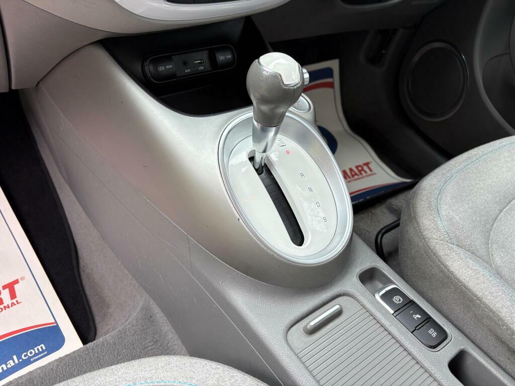 Kia Soul 30Kwh Ev White #2