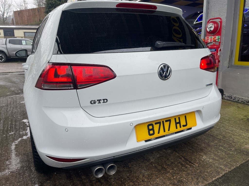 Volkswagen Golf Gt Tdi Bluemotion Technology  White #5