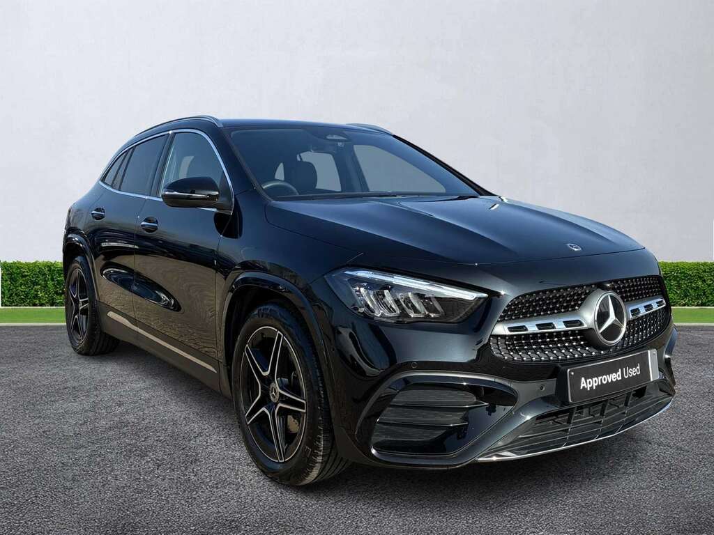Mercedes-Benz GLA Class Gla 220D 4Matic Amg Line Executive Black