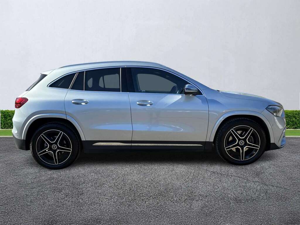 Mercedes-Benz GLA Class Gla 200 Amg Line Executive Silver #3
