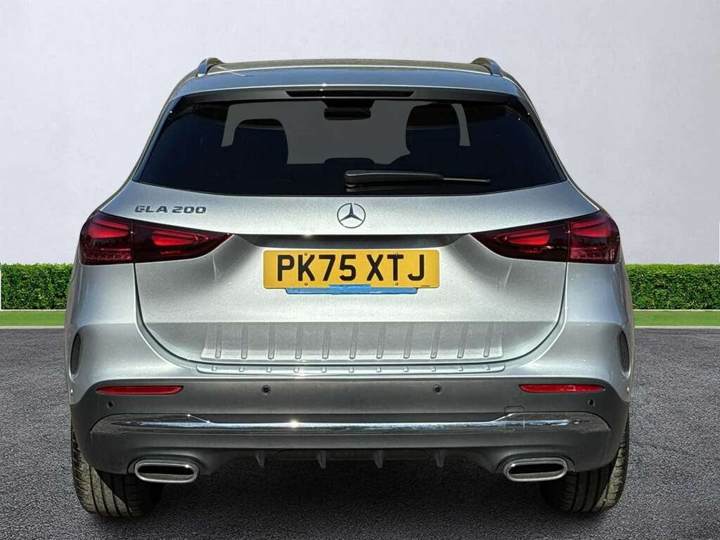 Mercedes-Benz GLA Class Gla 200 Amg Line Executive Silver #4