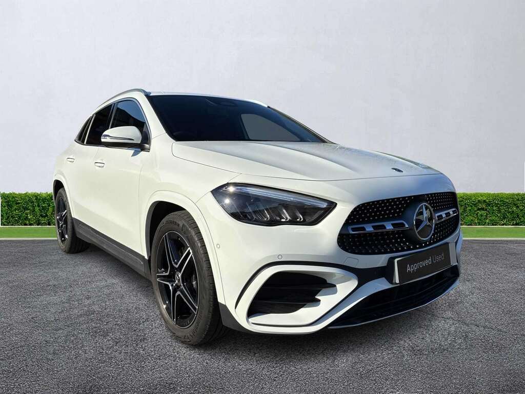 Mercedes-Benz GLA Class Gla 200 Amg Line Executive White