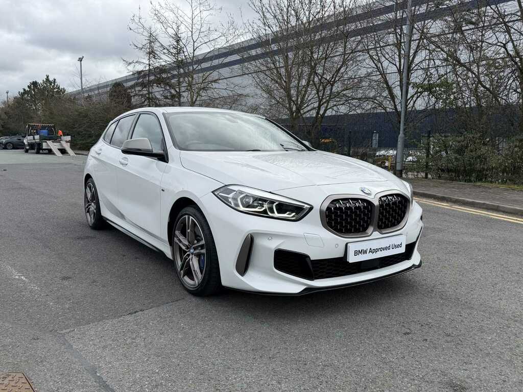 BMW 1 Series M135i Xdrive Step White