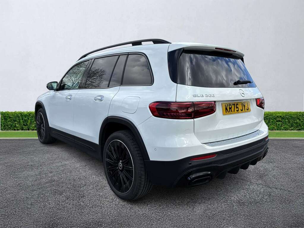 Mercedes-Benz GLB Class Glb 200 Amg Line Premium Plus 7G-tronic White #2