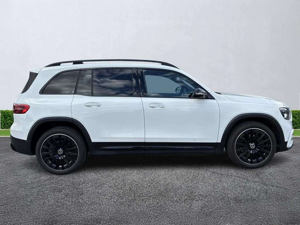 Mercedes-Benz GLB Class Glb 200 Amg Line Premium Plus 7G-tronic White #3