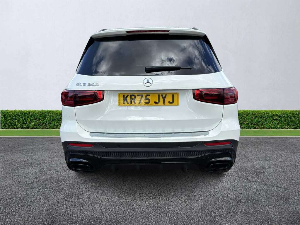 Mercedes-Benz GLB Class Glb 200 Amg Line Premium Plus 7G-tronic White #4