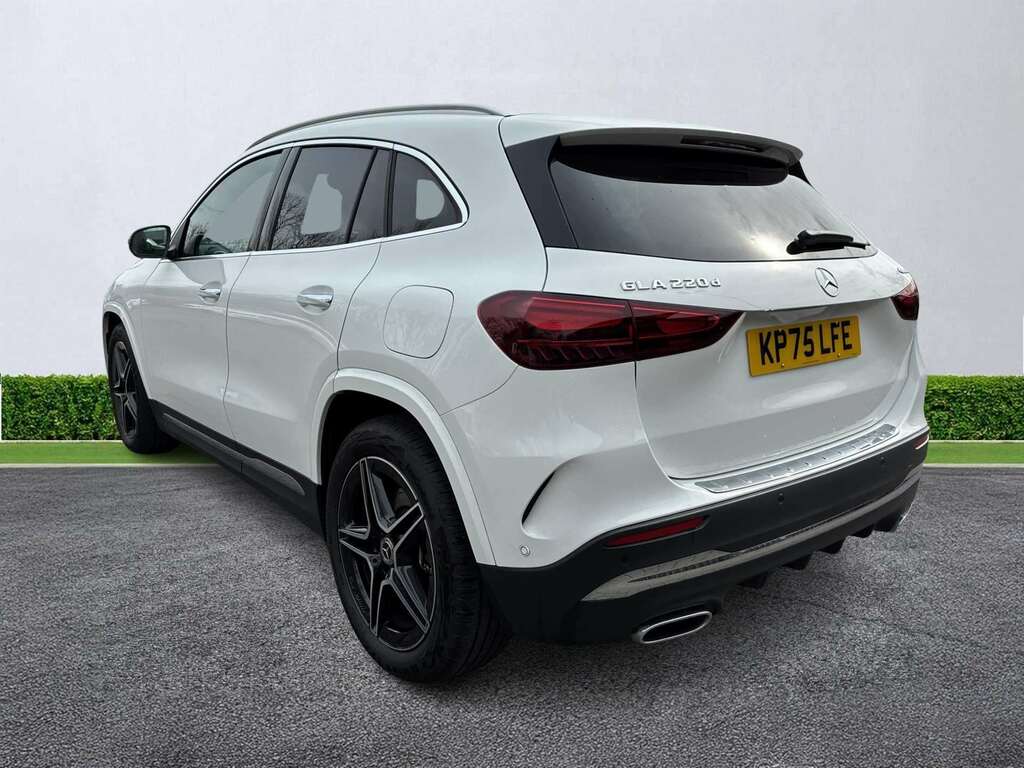 Mercedes-Benz GLA Class Gla 220D 4Matic Amg Line Executive KP75LFE White #2