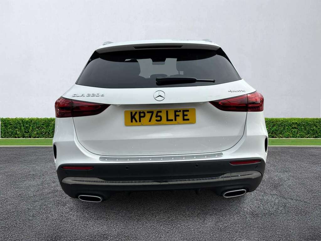 Mercedes-Benz GLA Class Gla 220D 4Matic Amg Line Executive KP75LFE White #4