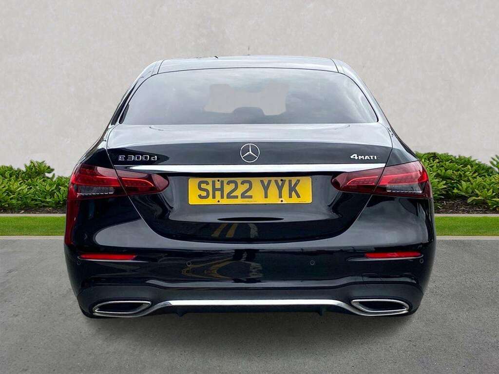 Mercedes-Benz E Class E300d 4Matic Amg Line Premium 9G-tronic SH22YYK Black #4