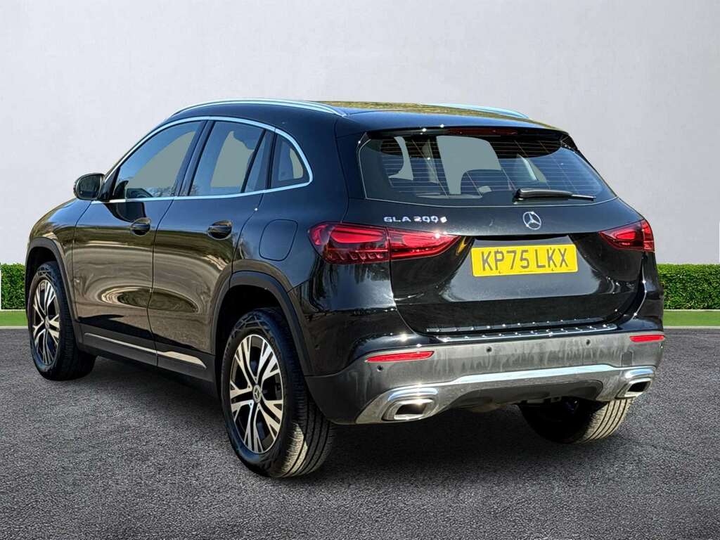 Mercedes-Benz GLA Class Gla 200D Sport Executive KP75LKX Black #2