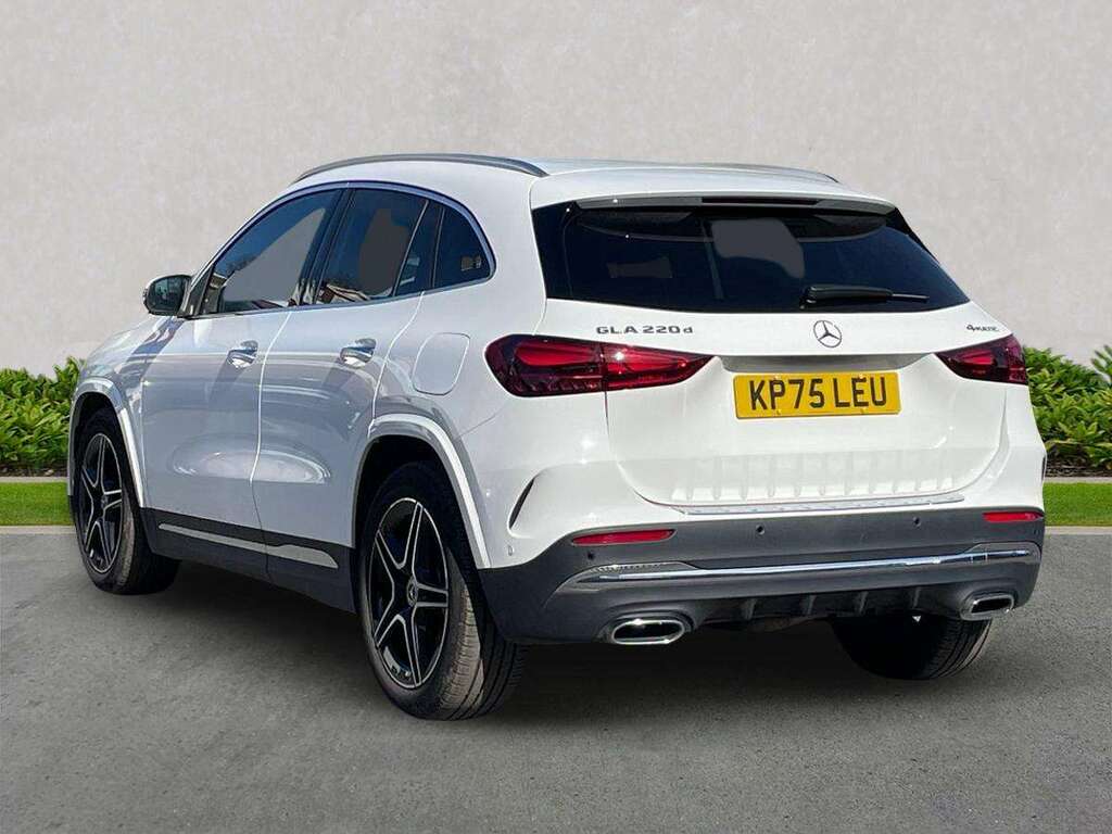 Mercedes-Benz GLA Class Gla 220D 4Matic Amg Line Executive KP75LEU White #2