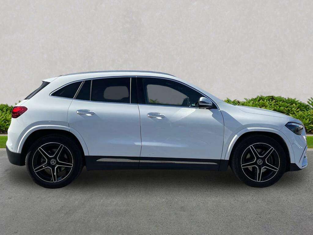 Mercedes-Benz GLA Class Gla 220D 4Matic Amg Line Executive KP75LEU White #3