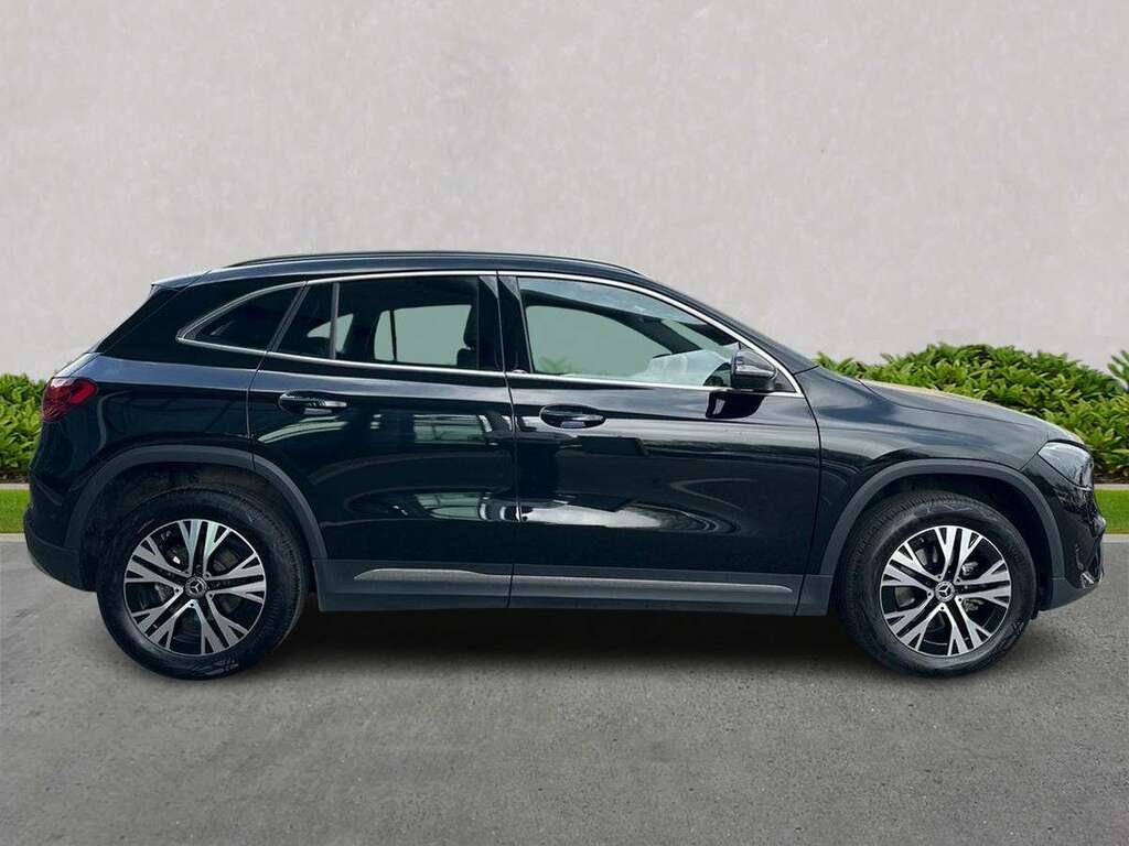 Mercedes-Benz GLA Class Gla 200D Sport Executive KP75LDL Black #3