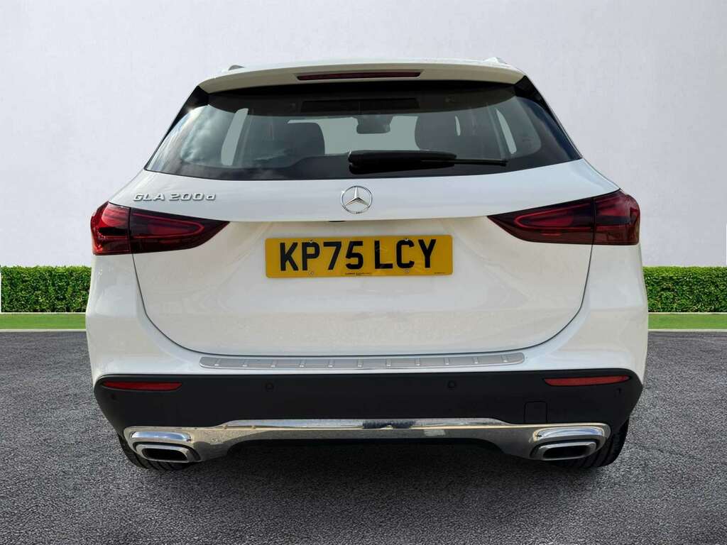 Mercedes-Benz GLA Class Gla 200D Sport Executive KP75LCY White #4
