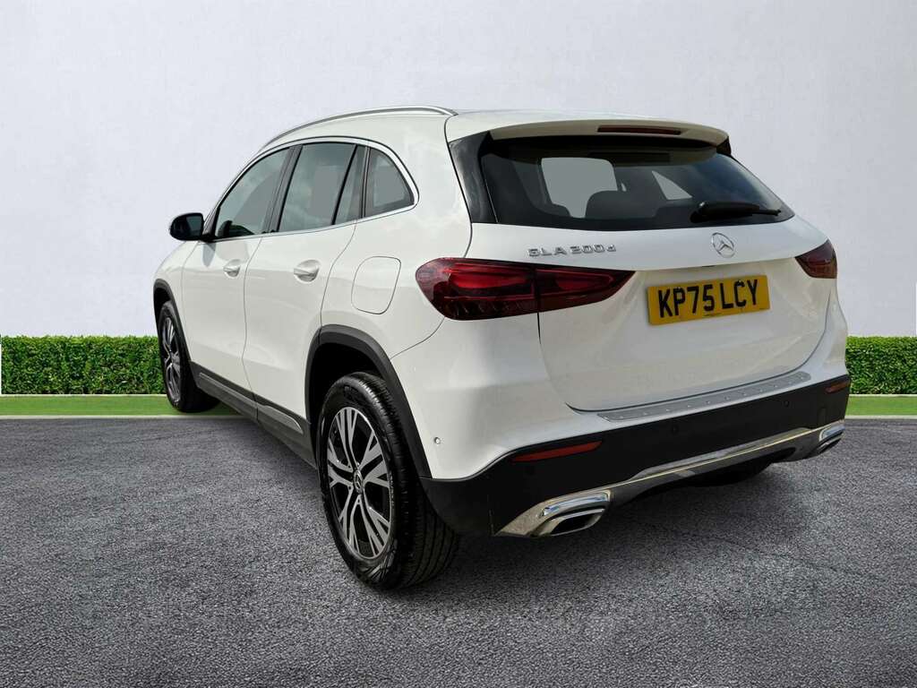 Mercedes-Benz GLA Class Gla 200D Sport Executive KP75LCY White #3