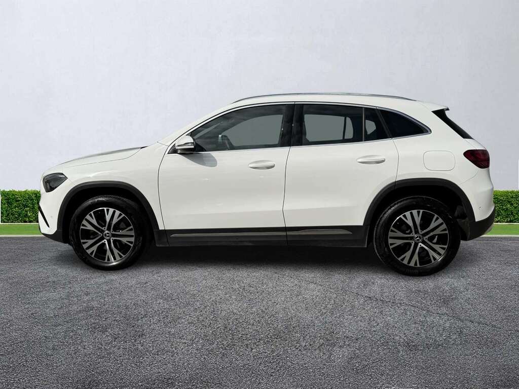 Mercedes-Benz GLA Class Gla 200D Sport Executive KP75LCY White #2
