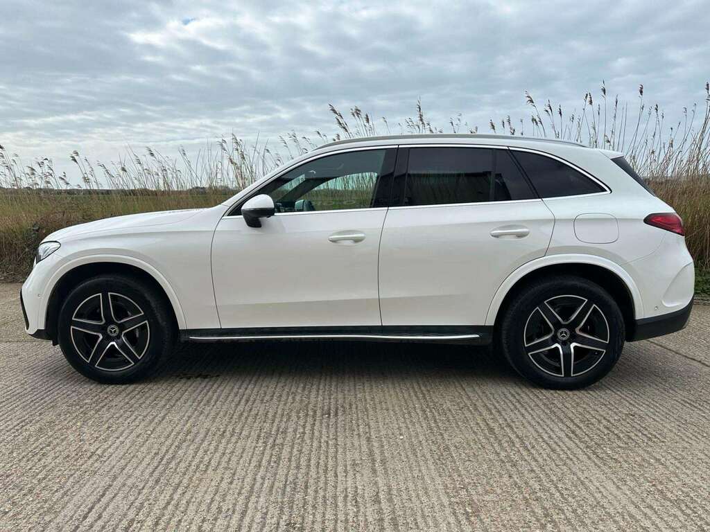 Mercedes-Benz GLC Class Glc 300E 4Matic Amg Line 9G-tronic KN75YKZ White #4