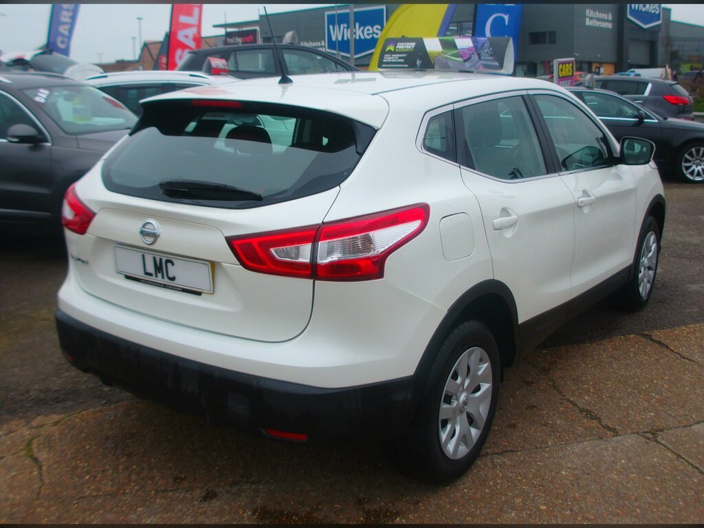 Nissan Qashqai 1.2 Dig-t Visia Suv Euro 6 Ss DV66JDO White #6