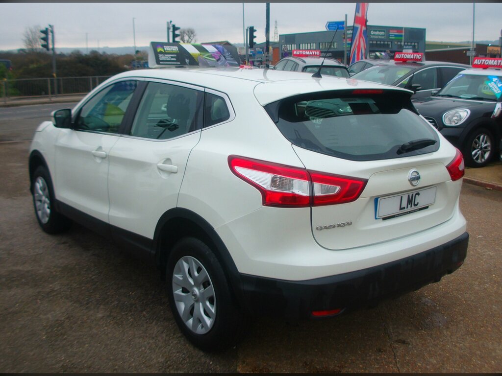 Nissan Qashqai 1.2 Dig-t Visia Suv Euro 6 Ss DV66JDO White #4