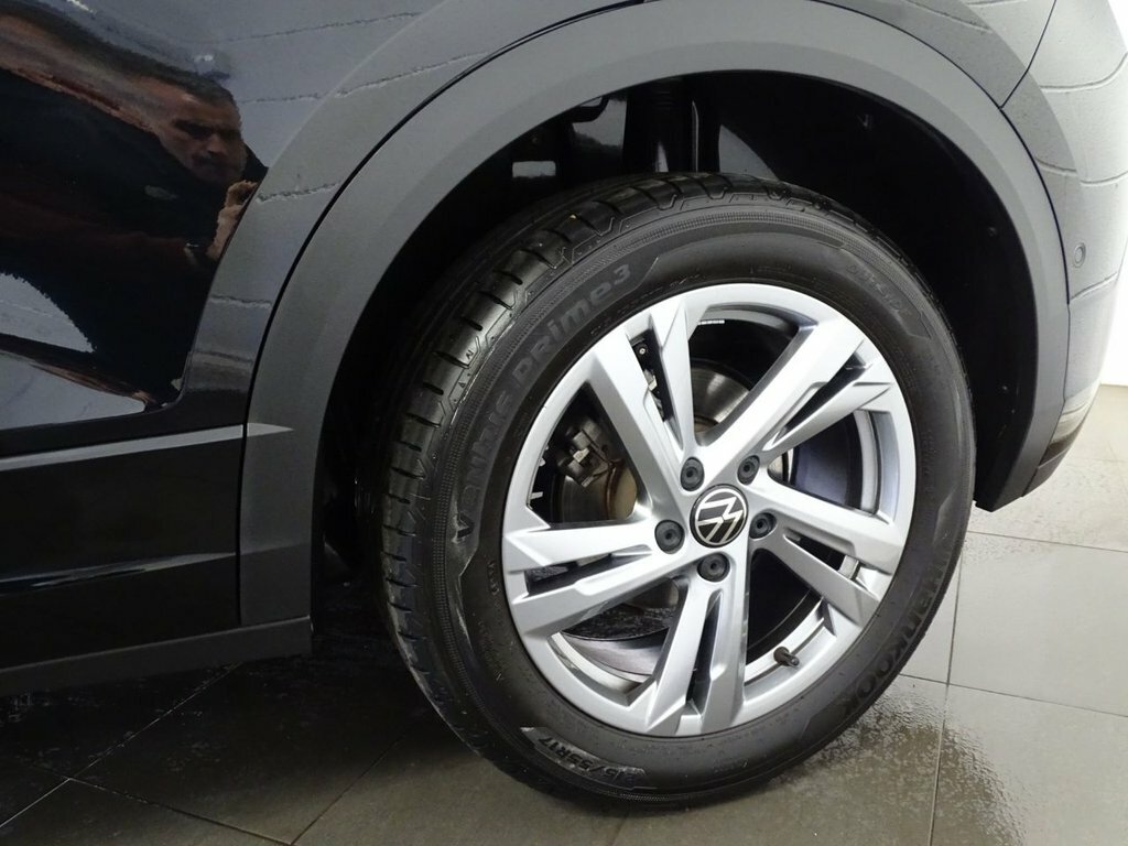 Volkswagen T-Roc 1.5L R-line MT74VMX Black #3