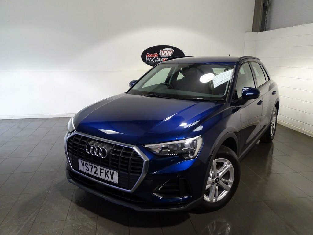 Audi Q3 1.5L Technik Blue