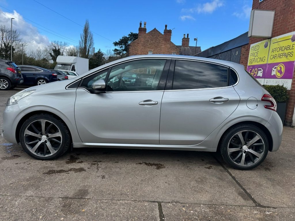 Peugeot 208 1.6L Feline Silver #4