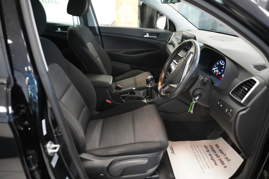 Hyundai Tucson 1.6 Gdi Se Nav XUI6249 Black #4