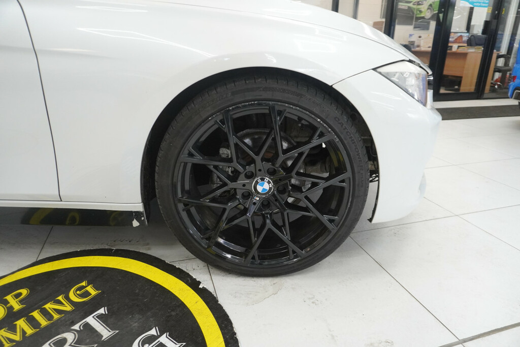 BMW 3 Series Efficent Dynamics FJ63FRZ White #5