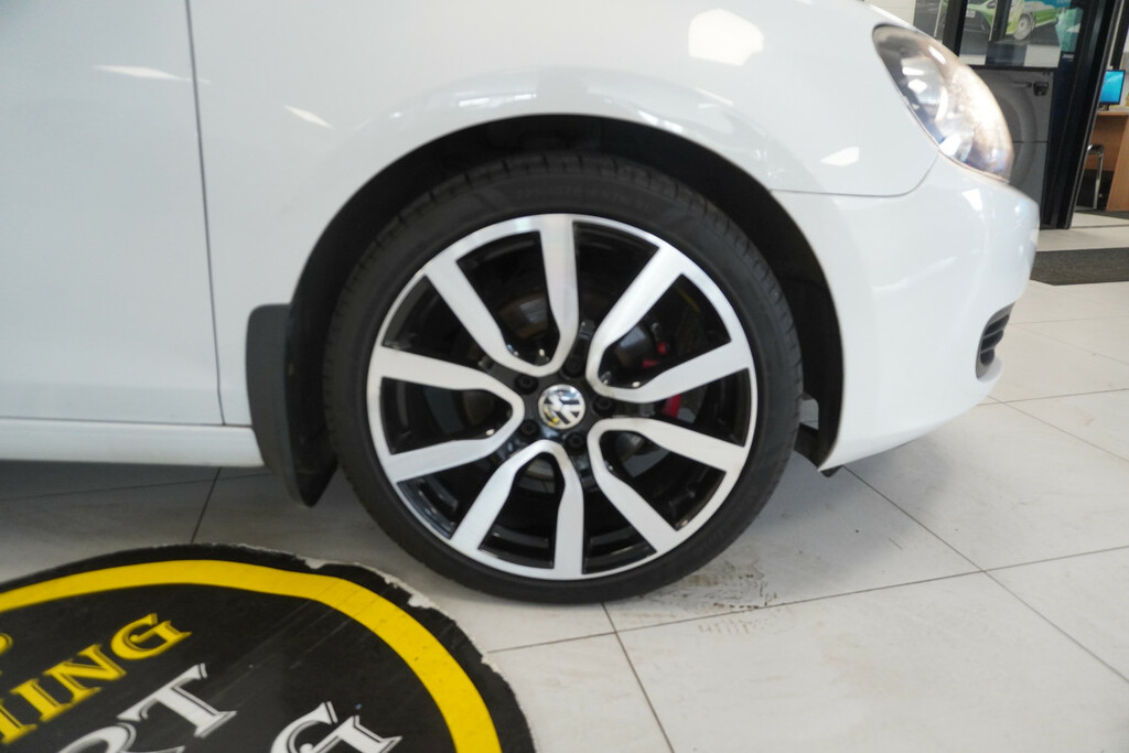 Volkswagen Golf 1.6 Tdi Se BJ60TJU White #4