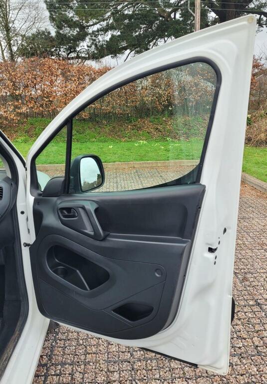 Peugeot E-Partner Se L1 White #21