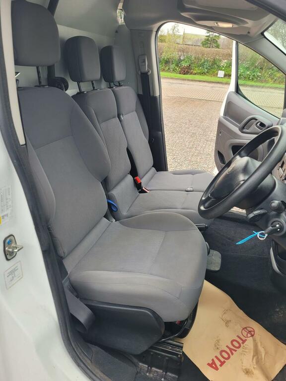 Peugeot E-Partner Se L1 White #9