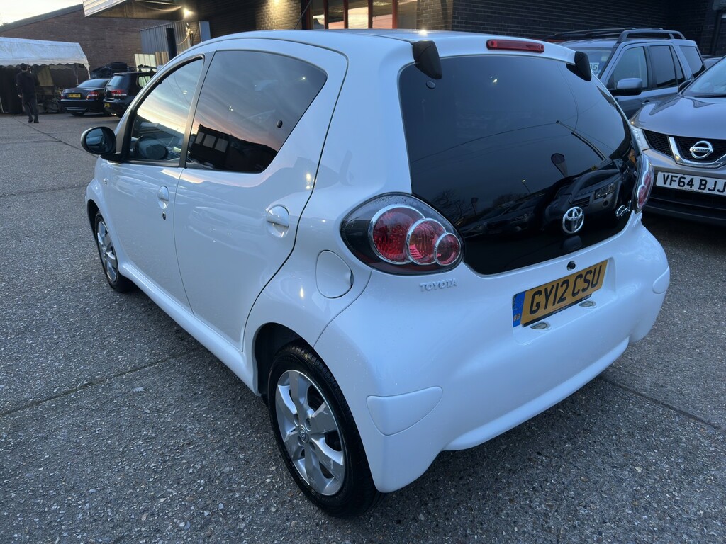 Toyota Aygo 1.0 Vvt-i Go 2012 GY12CSU White #5