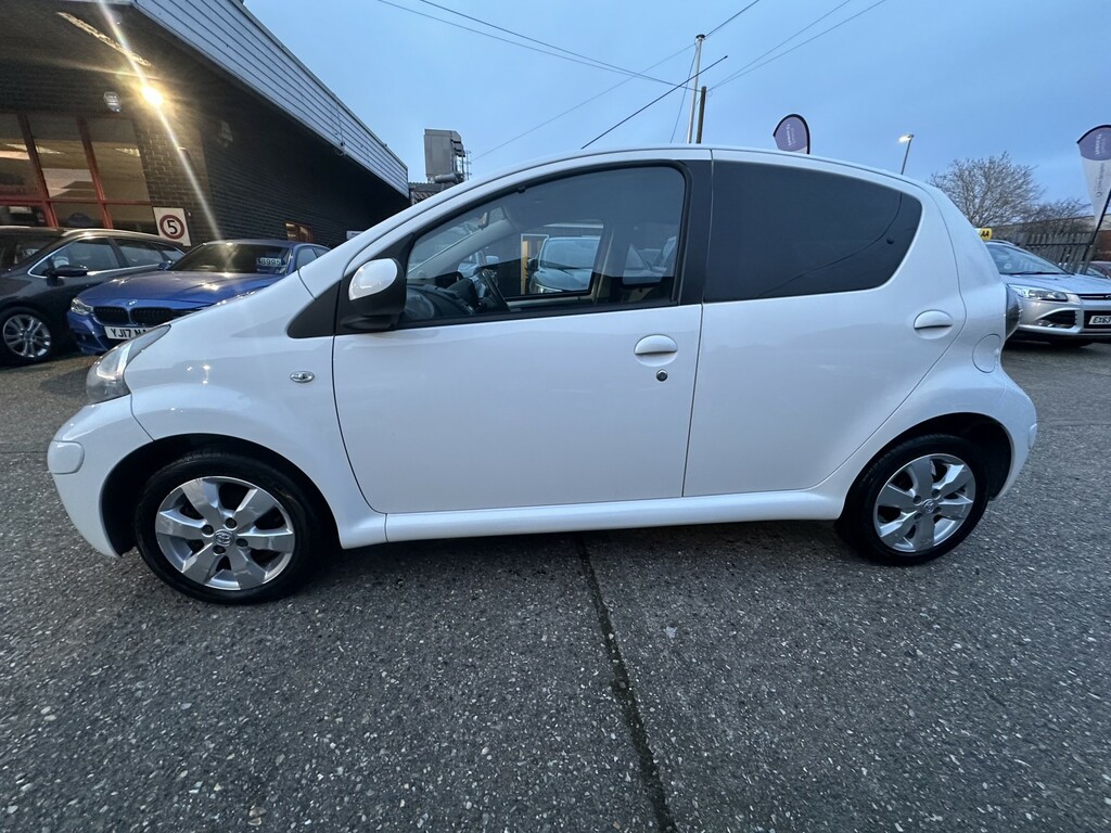 Toyota Aygo 1.0 Vvt-i Go 2012 GY12CSU White #4