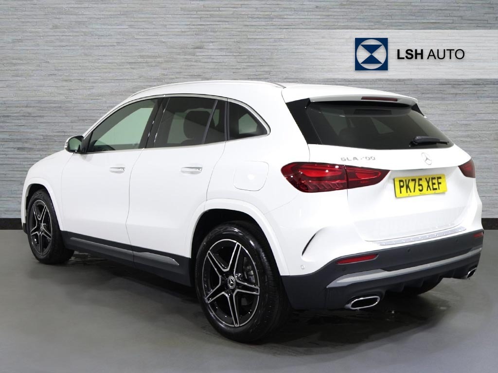 Mercedes-Benz GLA Class Gla 200 Amg Line Executive PK75XEF White #2
