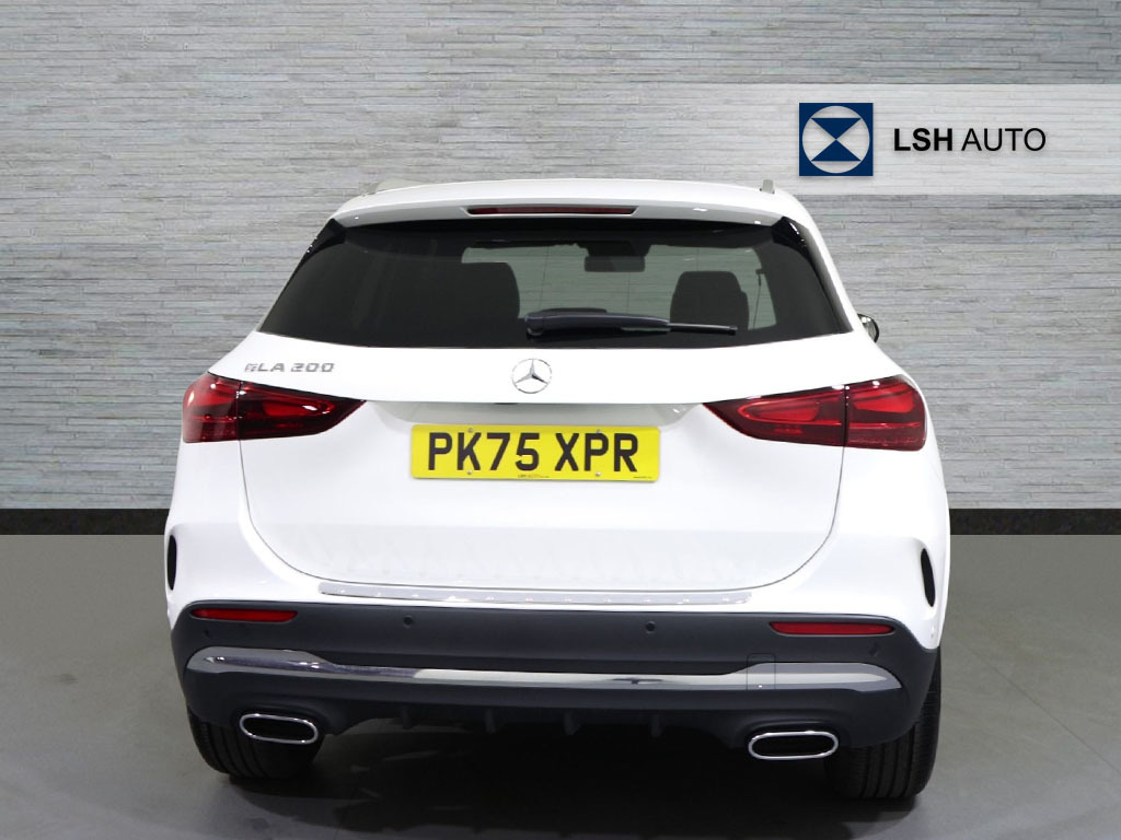 Mercedes-Benz GLA Class Gla 200 Amg Line Executive White #5