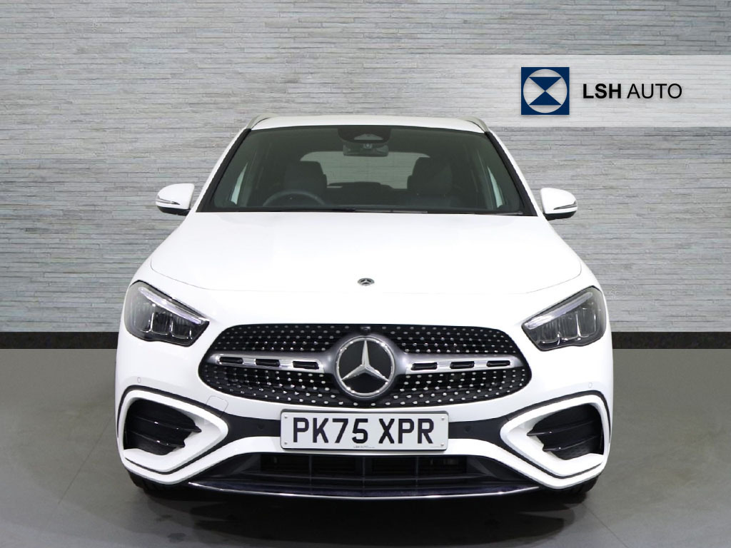 Mercedes-Benz GLA Class Gla 200 Amg Line Executive White #4