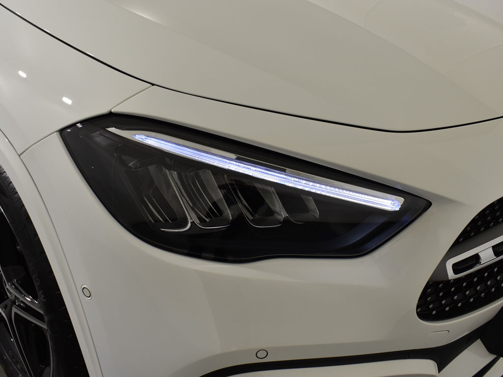 Mercedes-Benz GLA Class Gla 200 Amg Line Executive White #6