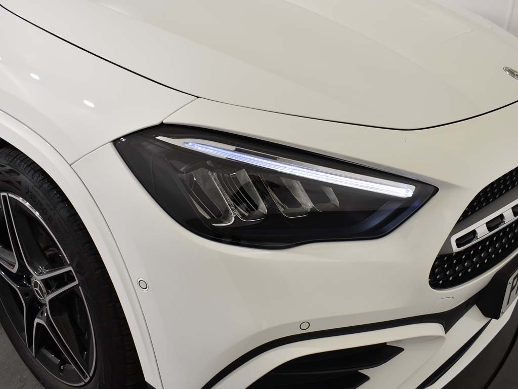 Mercedes-Benz GLA Class Gla 200 Amg Line Executive White #6