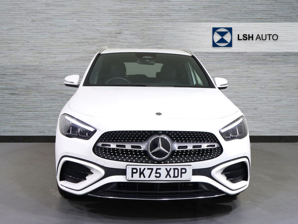 Mercedes-Benz GLA Class Gla 200 Amg Line Executive White #4