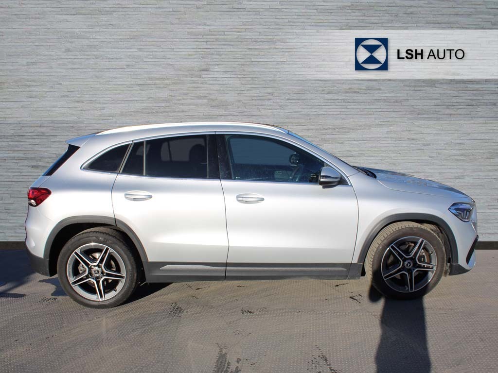 Mercedes-Benz GLA Class Gla 200D Amg Line Silver #3