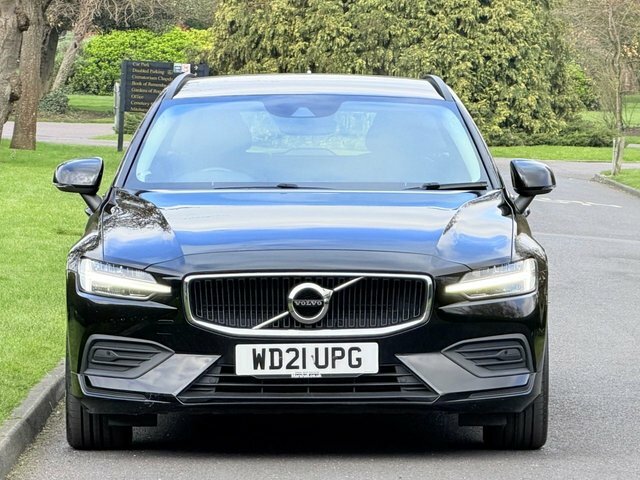 Volvo V60 2.0 B3 Mhev Momentum Estate Hybrid WD21UPG Black #2