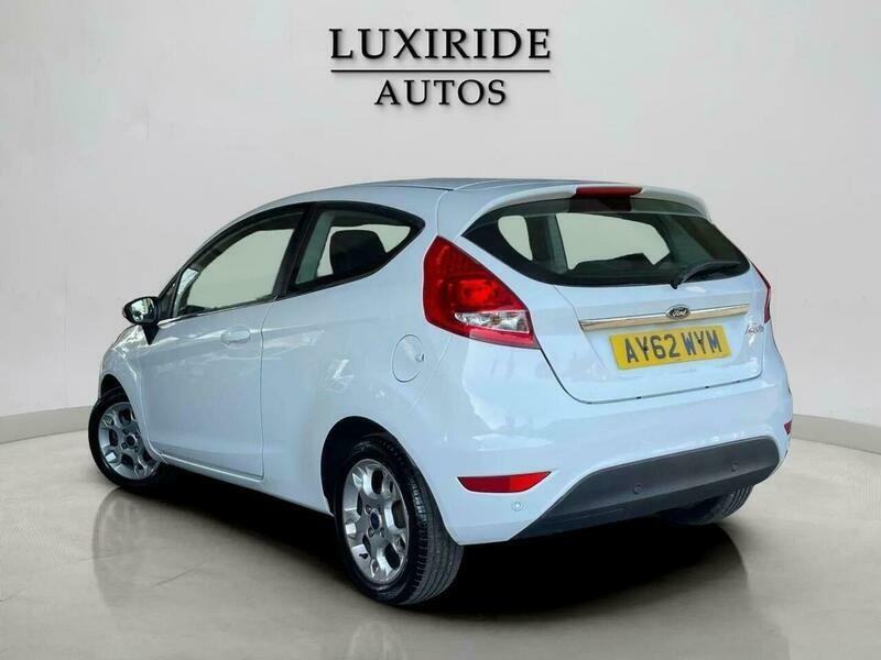 Ford Fiesta 1.4 Zetec White #6