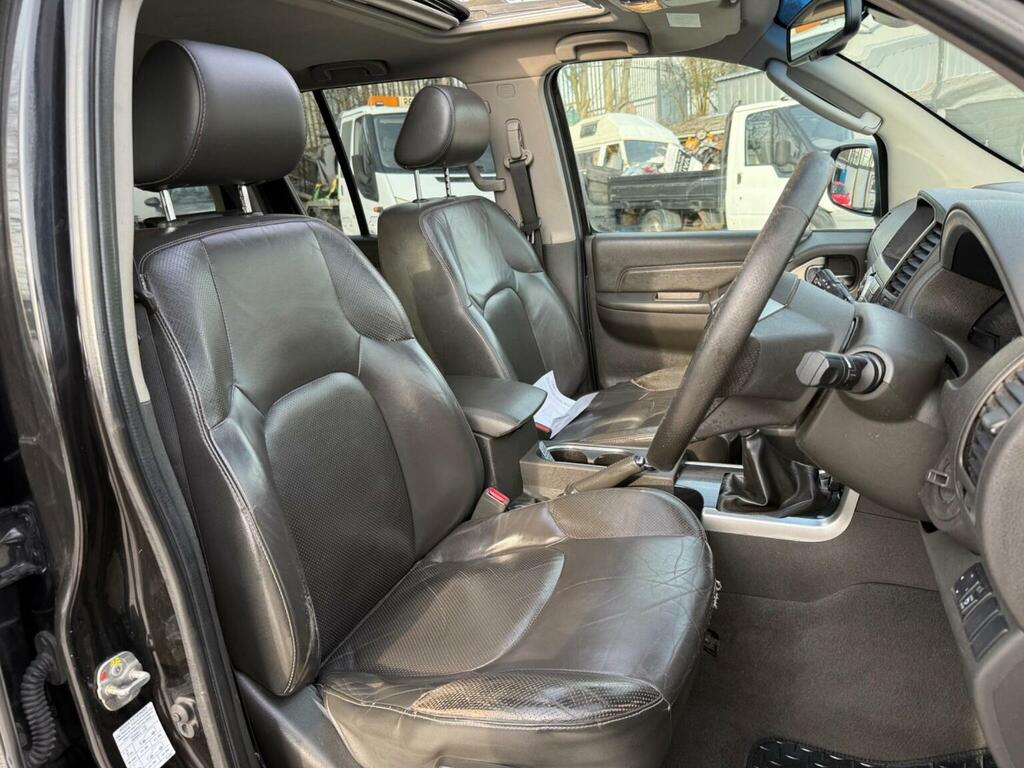 Nissan Pathfinder Tekna Dci Black #4