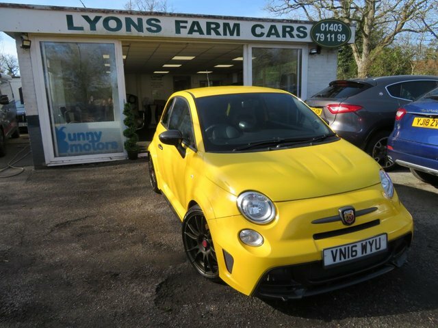 Abarth 695 2016 1.4 T-jet Biposto Record Edition Hatchback Yellow