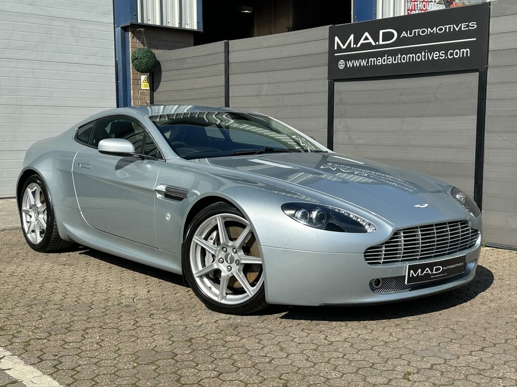 Aston Martin V8 2dr Black #1